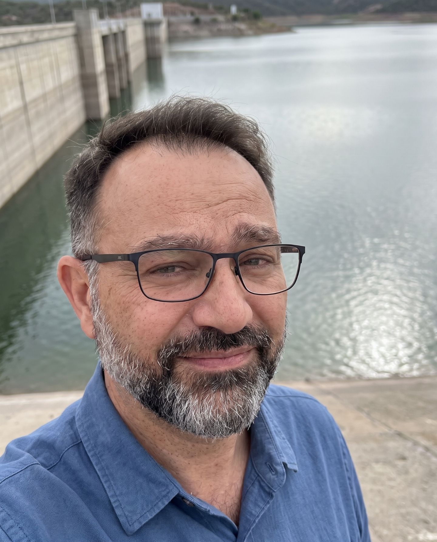 Cinco mil y el agua quieta